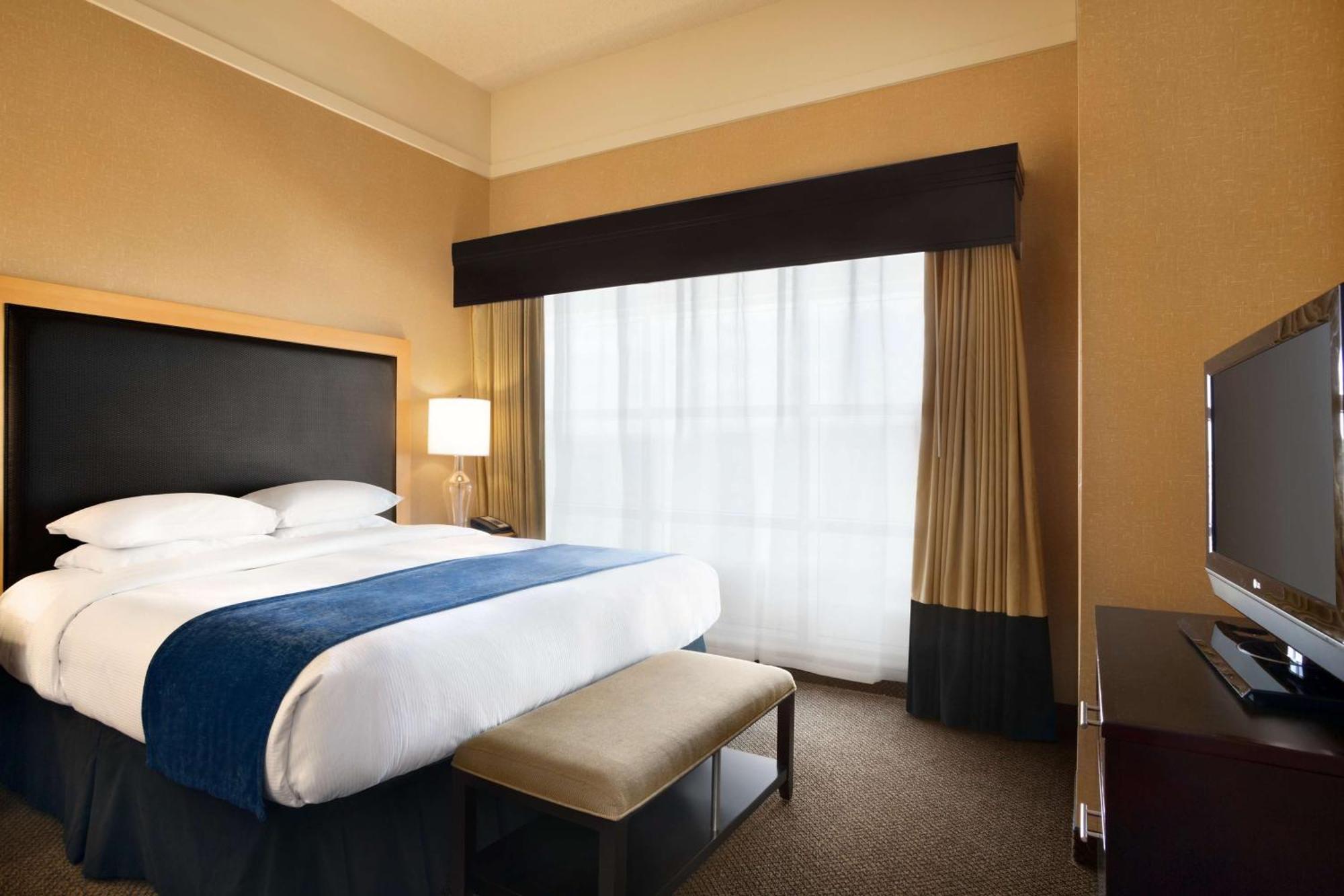 Doubletree By Hilton Hotel Oklahoma City Airport Exterior photo
