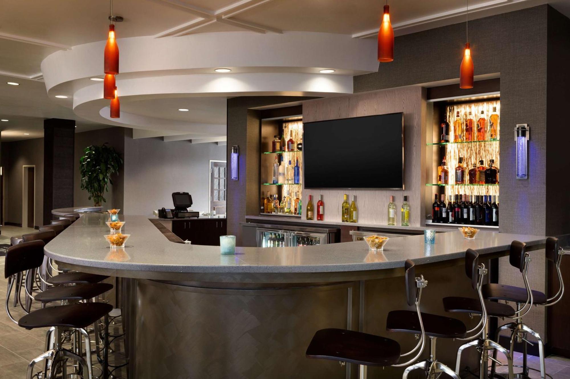 Doubletree By Hilton Hotel Oklahoma City Airport Exterior photo