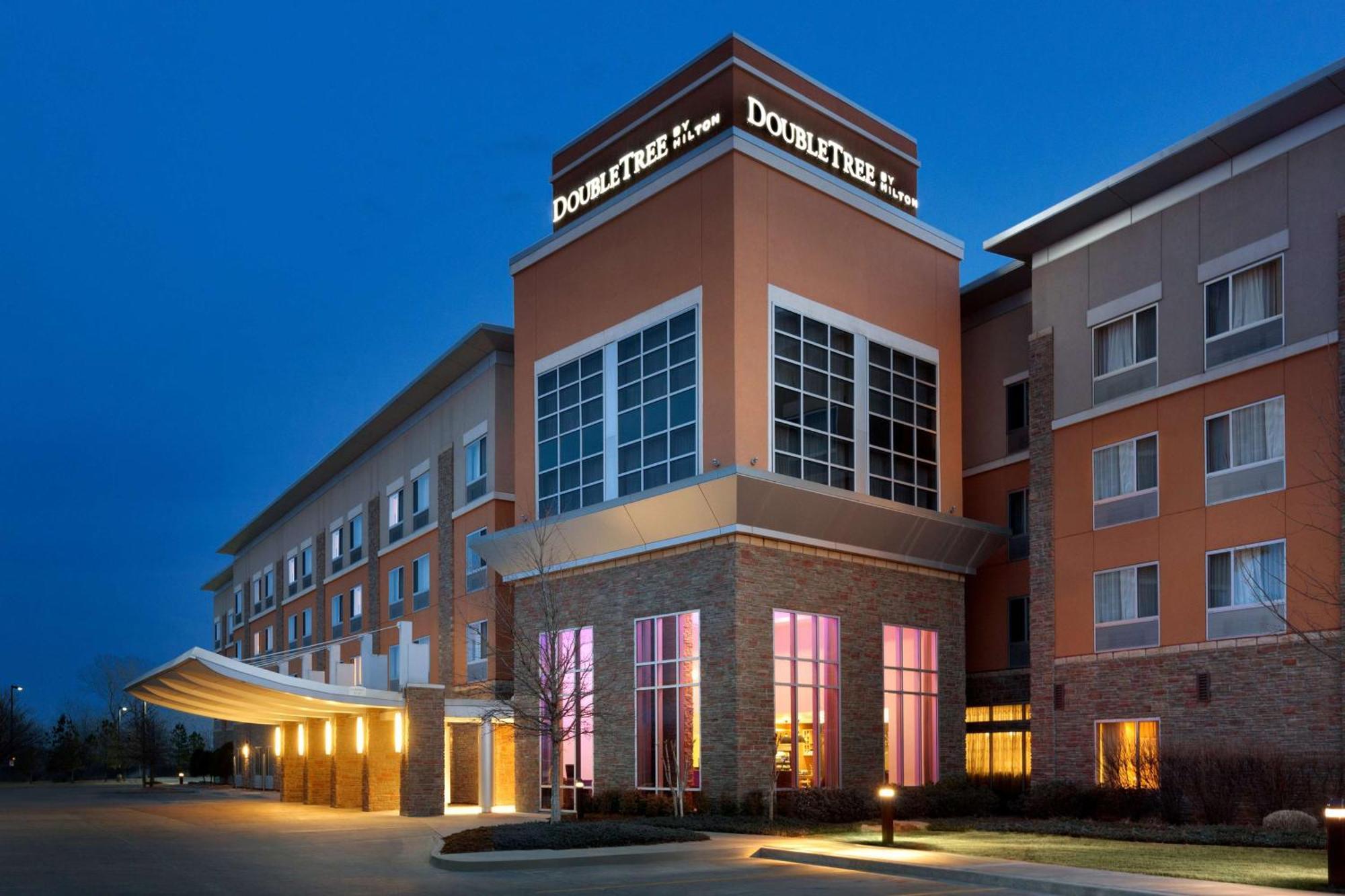 Doubletree By Hilton Hotel Oklahoma City Airport Exterior photo