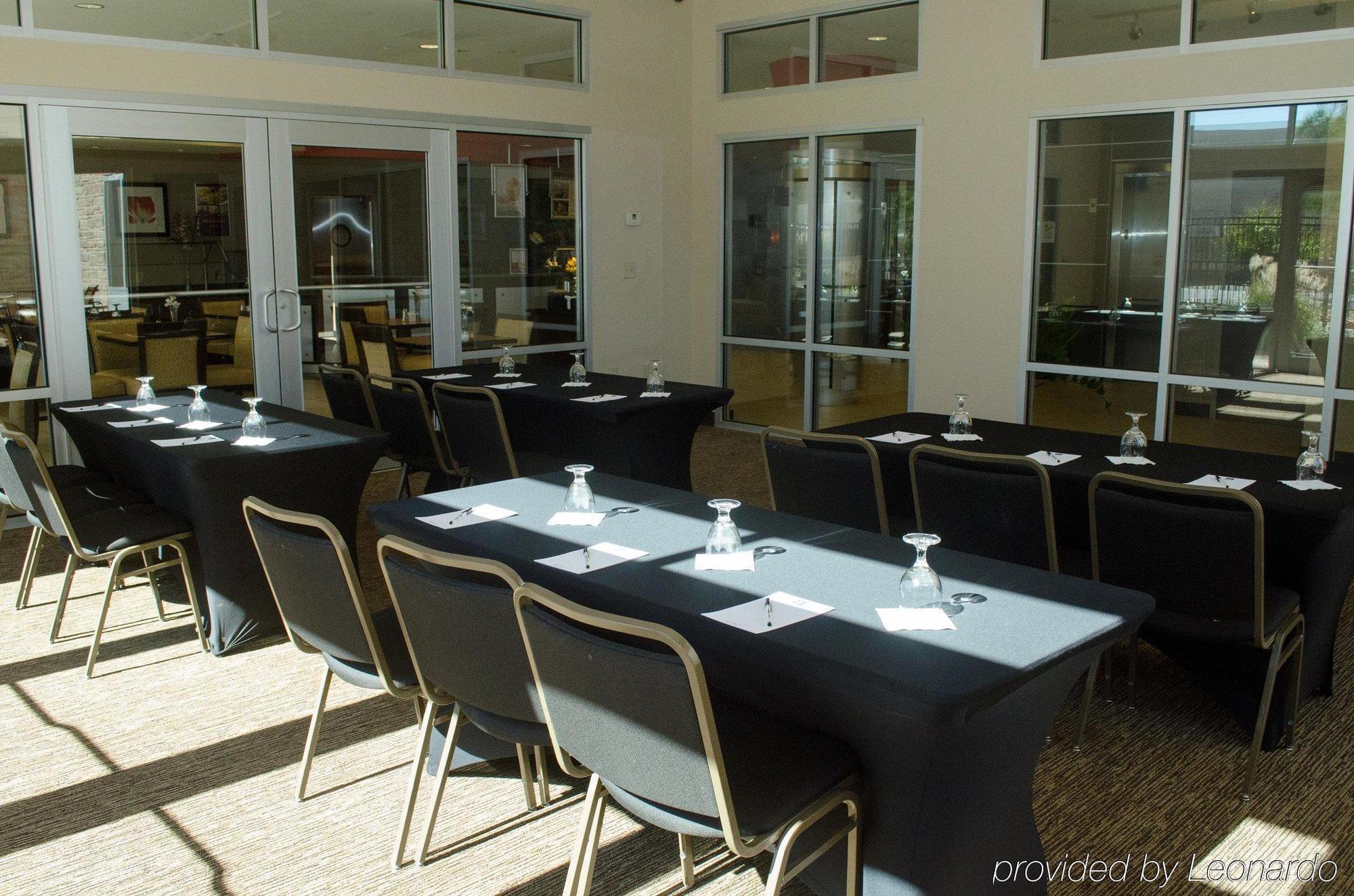 Doubletree By Hilton Hotel Oklahoma City Airport Exterior photo