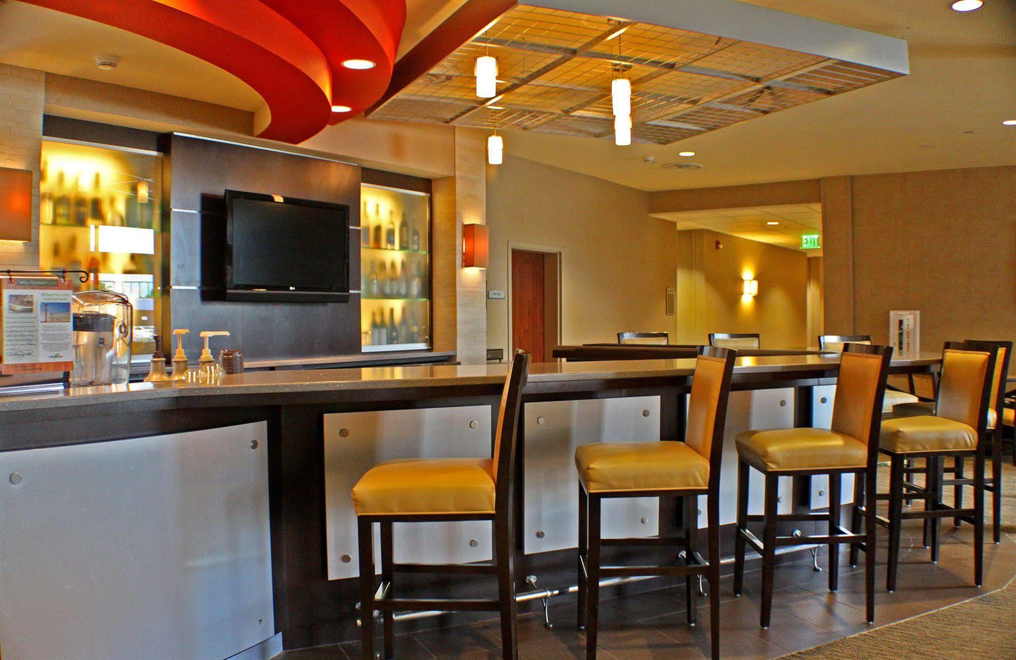 Doubletree By Hilton Hotel Oklahoma City Airport Exterior photo