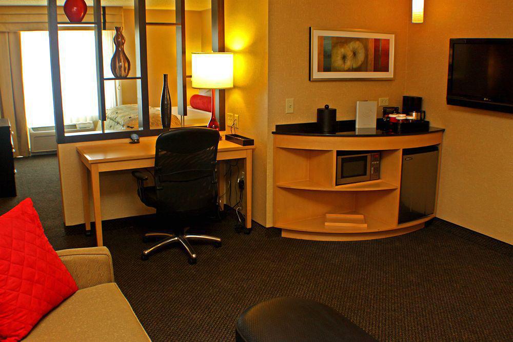 Doubletree By Hilton Hotel Oklahoma City Airport Room photo